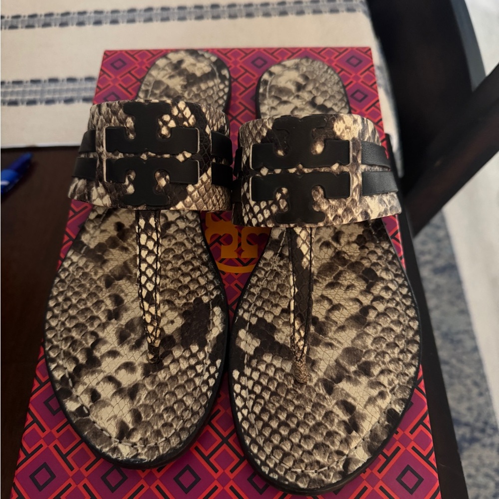 Tory Burch Snakeskin Printed Leather Sandals. Size 9.5